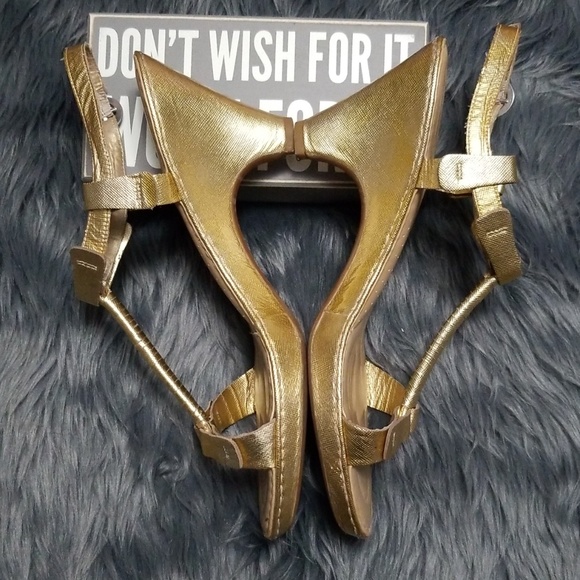 Sandals - Picture 2 of 6